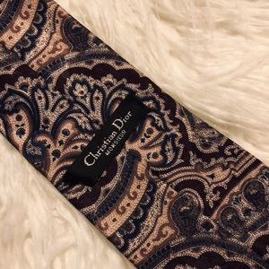 Vintage CHRISTIAN DIOR 100% Silk Men’s Nec…